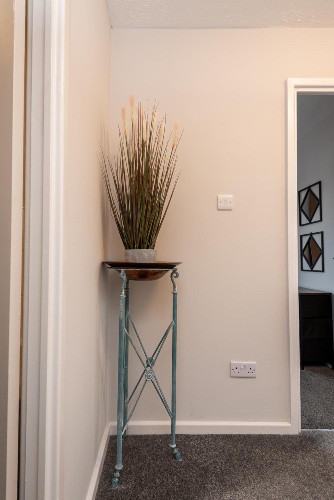 Worcester Fabulous Cherry Tree Mews Self Check In Dogs Welcome By Prior Arrangement , 2 Double Bedrooms ,Super Fast Wi-Fi, With Free Off Road Parking For 2 Vehicles Near Royal Hospital And Woodland Walks Exterior foto